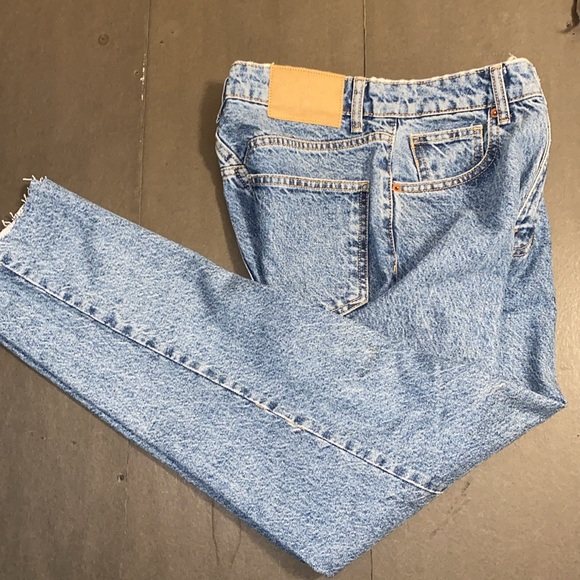 Zara Size 4 Washout Ankle Crop High Rise Denim Jeans - Picture 3 of 14